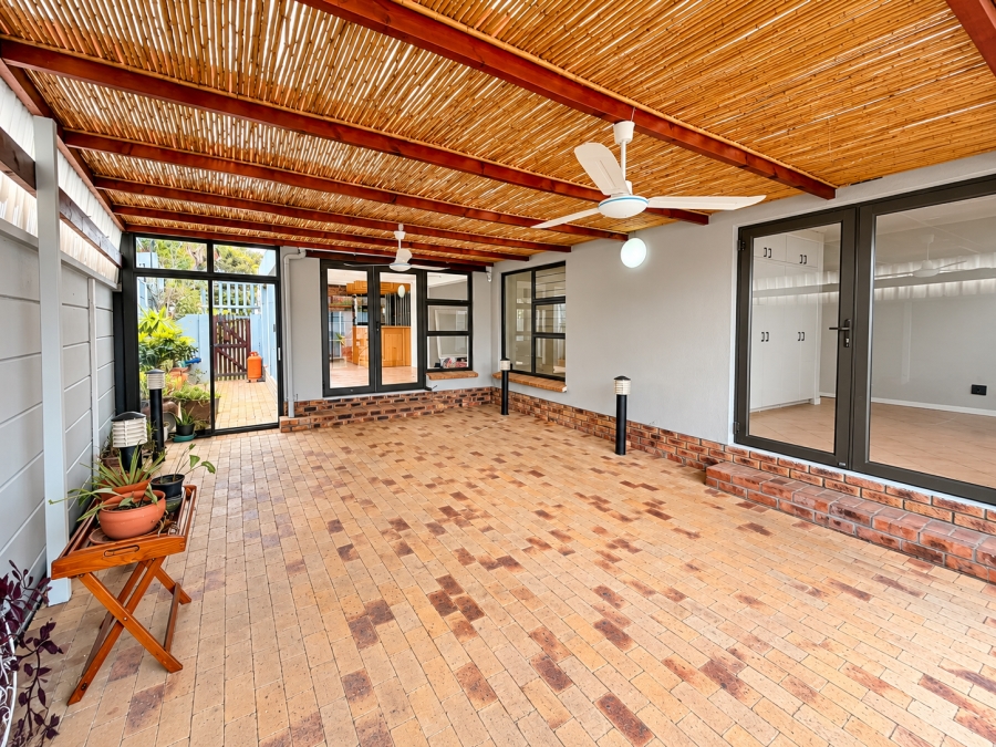 4 Bedroom Property for Sale in Bothasig Western Cape